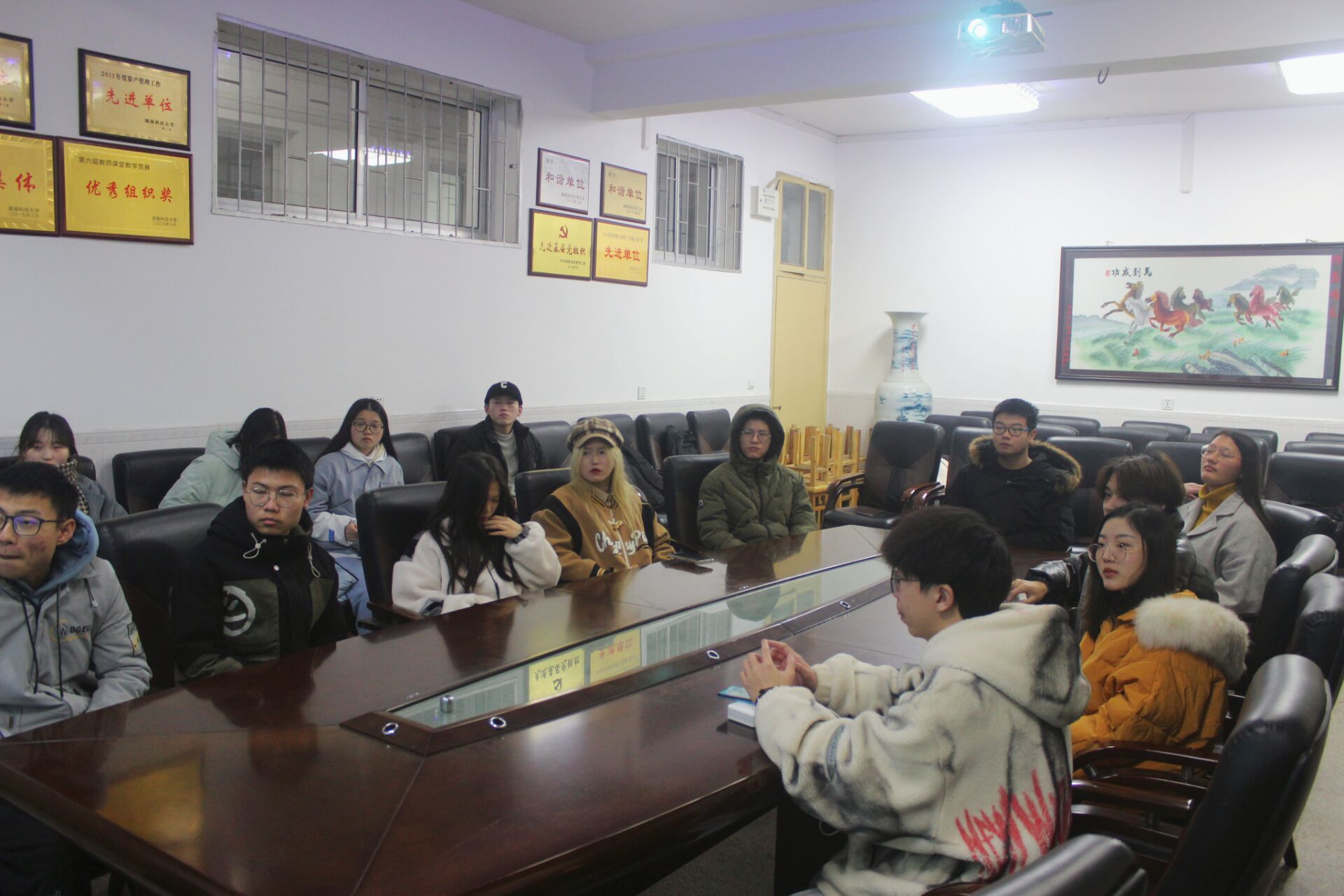 09d2479b1c2e43c2b6be476d55a8c6e8.jpg 09d2479b1c2e43c2b6be476d55a8c6e8.jpg