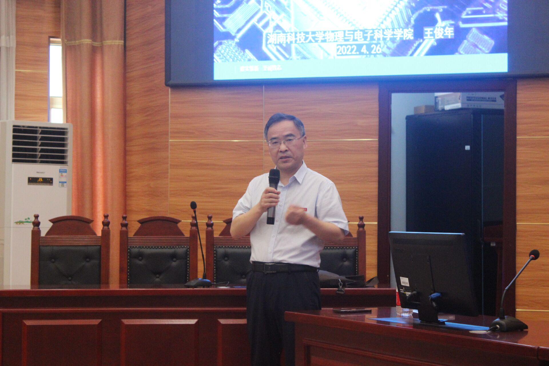 f1b4d06a88304549b83192d9b5446585.jpg f1b4d06a88304549b83192d9b5446585.jpg